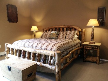 Impressive Cabin Rental with Views of Pike National Forest near Colorado Springs, Colorado - Sedalia, Colorado - glamping.directory