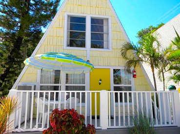Charming Cabin with a Pool Ideal for a Family Getaway on Sanibel Island, Florida - Sanibel, Florida - glamping.directory