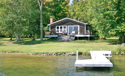 Family-Friendly Cabin Retreat on the Shores of Pokegama Lake, Minnesota - glamping.directory