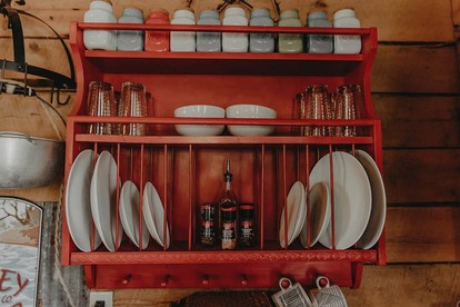 Cozy Riverfront Cabin with Outdoor Cedar Shower near Route 66 in St. Robert, Missouri - Dixon, Missouri - glamping.directory
