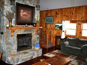 Secluded Log Cabin with Two Ponds in the Blue Ridge Mountains of Virginia - Elk Creek, Virginia - glamping.directory
