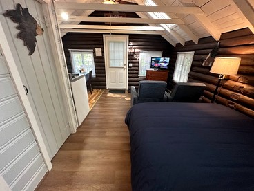 Romantic Cottage Retreat for Couples near Lincolnville, Maine - Lincolnville, Maine - glamping.directory