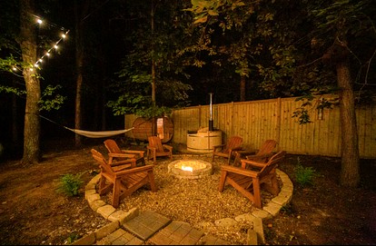 Peaceful Luxurious Cabin with Barrel Sauna, Hot Tub, and Fire Pit for an Amazing Relaxing Getaway in Nature in McDonough, Georgia - McDonough, Georgia - glamping.directory