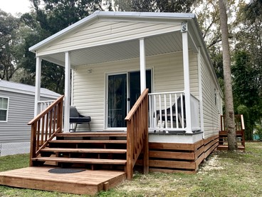 Unique Cottage Close to Fantastic Hiking Trails in Dunnellon, Florida - Dunnellon, Florida - glamping.directory