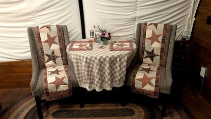 Luxury Highland Cow Glamping in Cozy Covered Wagon with Peaceful Farm Retreat in Melrose, Florida - Melrose, Florida - glamping.directory
