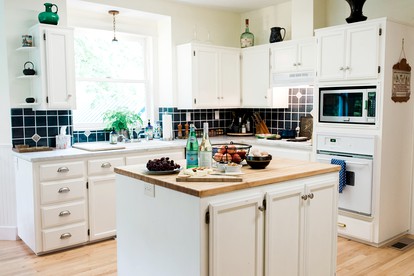 Idyllic Cottage on Organic Farm near Silver Falls State Park, Silverton, Oregon - Silverton, Oregon - glamping.directory