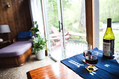 Picturesque Cabin Rental for a Vacation on the Mckenzie River in Oregon - McKenzie Bridge, Oregon - glamping.directory