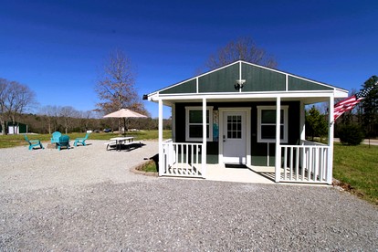 Charming Tiny Home Retreat Near Forest Trails & River Access in Calico Rock, Arkansas - Calico Rock, Arkansas - glamping.directory