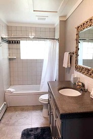 Spacious Cabin Lodge Perfect for Groups Getaways in Colorado - Oak Creek, Colorado - glamping.directory
