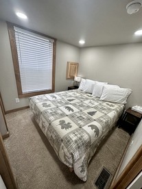 Spacious Cabin Lodge Perfect for Groups Getaways in Colorado - Oak Creek, Colorado - glamping.directory