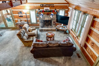 Lovely Glamping Getaways in this Comfortable Cabin Rental in Tennessee - Sevierville, Tennessee - glamping.directory