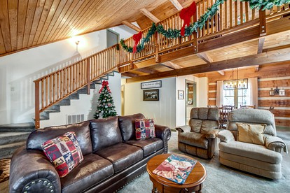 Lovely Glamping Getaways in this Comfortable Cabin Rental in Tennessee - Sevierville, Tennessee - glamping.directory