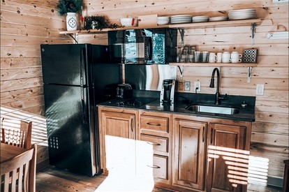Contemporary Mesa Accommodation Ideal for Glamping in Colorado - Mesa, Colorado - glamping.directory