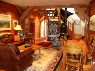 Remote Six-Bedroom Lodge for Rent near the Chico Hot Springs, Montana - Livingston, Montana - glamping.directory