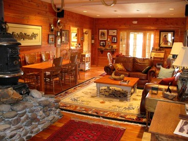 Remote Six-Bedroom Lodge for Rent near the Chico Hot Springs, Montana - Livingston, Montana - glamping.directory