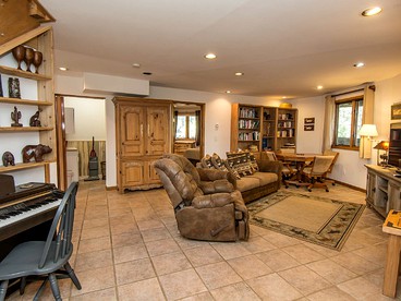 Unique Tree House-Style Cabin Rental with a Luxury Hot Tub in Pagosa Springs, Colorado - Pagosa Springs, Colorado - glamping.directory