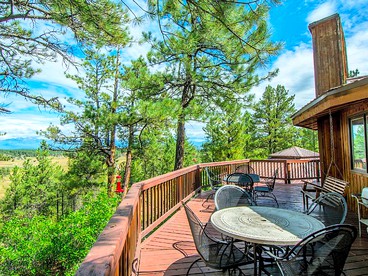 Unique Tree House-Style Cabin Rental with a Luxury Hot Tub in Pagosa Springs, Colorado - Pagosa Springs, Colorado - glamping.directory