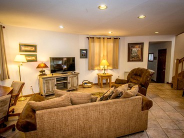 Unique Tree House-Style Cabin Rental with a Luxury Hot Tub in Pagosa Springs, Colorado - Pagosa Springs, Colorado - glamping.directory
