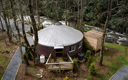 Heavenly Yurt with Modern Interior in Topton, North Carolina - Topton, North Carolina - glamping.directory