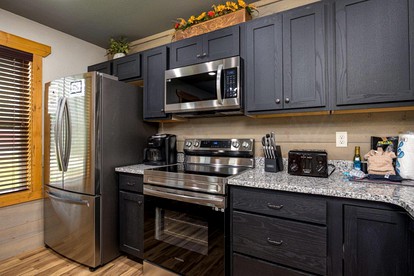 Gatlinburg Getaway with Indoor Pool and Games Room for Unforgettable Vacations in Tennessee - Gatlinburg, Tennessee - glamping.directory