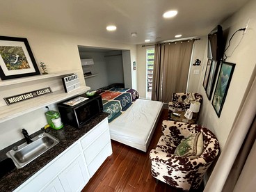 Charming Tiny House with Rooftop Deck near Wichita Mountains in Medicine Park, OK - Medicine Park, Oklahoma - glamping.directory