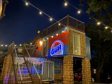 Charming Tiny House with Rooftop Deck near Wichita Mountains in Medicine Park, OK - Medicine Park, Oklahoma - glamping.directory