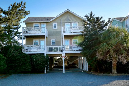 Spacious Oceanfront Cottage Rental on Holden Beach in North Carolina - glamping.directory