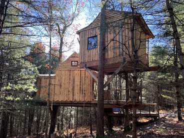 Eco-Friendly, Abstract Treehouse Surrounded by Wildlife and Hiking Trails For a Special Getaway in Sparrow Bush, New York - Sparrow Bush, New York - glamping.directory