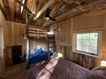 Eco-Friendly, Abstract Treehouse Surrounded by Wildlife and Hiking Trails For a Special Getaway in Sparrow Bush, New York - Sparrow Bush, New York - glamping.directory