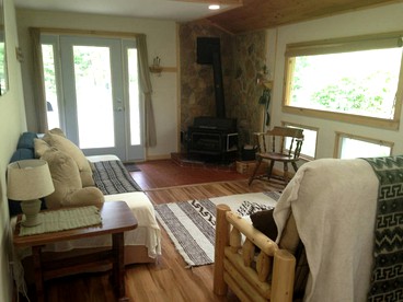 Secluded Cottage Rental in the Woods in Stony Creek, New York - Stony Creek, New York - glamping.directory
