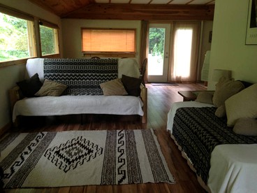 Secluded Cottage Rental in the Woods in Stony Creek, New York - Stony Creek, New York - glamping.directory