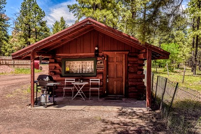 Simple and Historic Fishing Log Cabin for a Rustic Retreat to Northern Arizona - glamping.directory