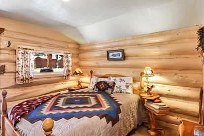 Simple and Historic Fishing Log Cabin for a Rustic Retreat to Northern Arizona - Parks, Arizona - glamping.directory