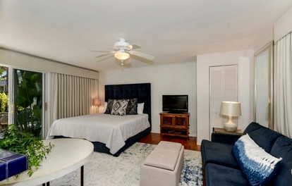 Historic Seafront Cottage with Gorgeous Gulf Views in Indian Rocks Beach, Florida - Indian Rocks Beach, Florida - glamping.directory