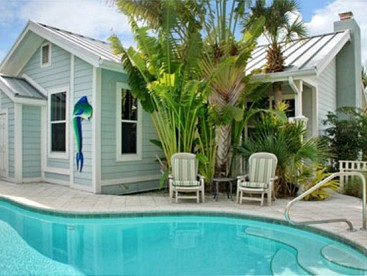 Historic Seafront Cottage with Gorgeous Gulf Views in Indian Rocks Beach, Florida - Indian Rocks Beach, Florida - glamping.directory