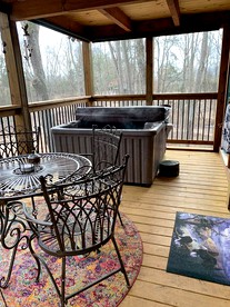 Unique Hobbit House Accommodation with a Private Hot Tub in Shenandoah, Virginia - Shenandoah , Virginia - glamping.directory