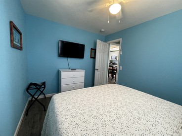 Spacious Pet-Friendly Beach House with Fenced Yard near Restaurants in Avon, North Carolina - Avon, North Carolina - glamping.directory