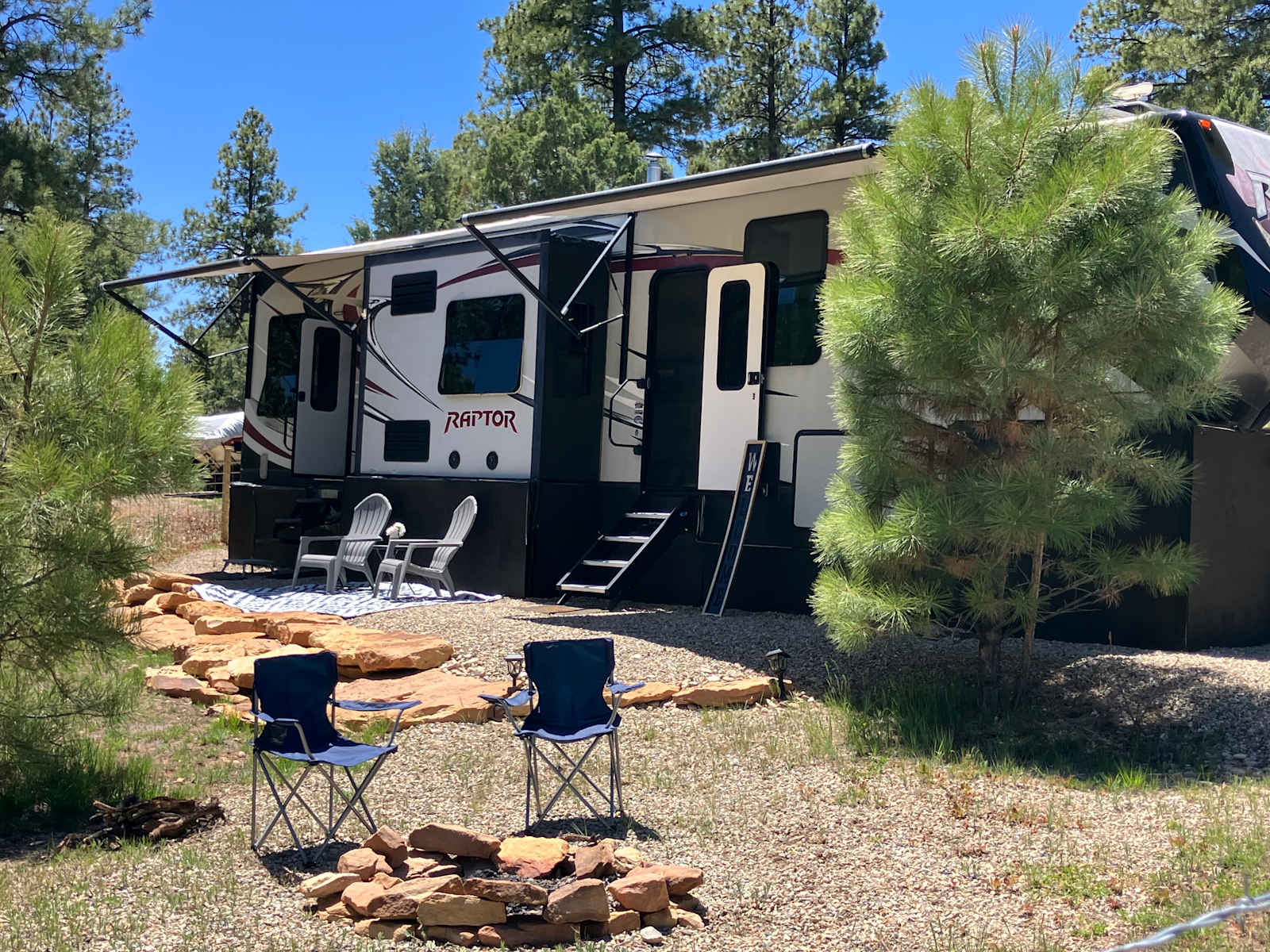 7450' Summit Fullhookup Camping! - Mancos, Colorado - glamping.directory