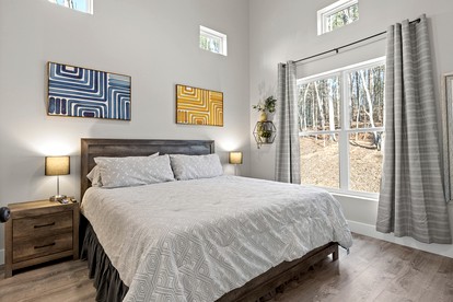 Spectacular Cottage with Hot-tub and Private Cinema in Chickamauga, Georgia - Chickamauga, Georgia - glamping.directory
