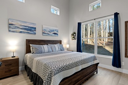 Spectacular Cottage with Hot-tub and Private Cinema in Chickamauga, Georgia - Chickamauga, Georgia - glamping.directory