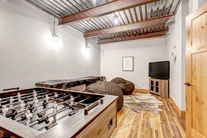 Modern Mountain Cabin with Hot-Tub in Fraser, Colotado - Fraser, Colorado - glamping.directory