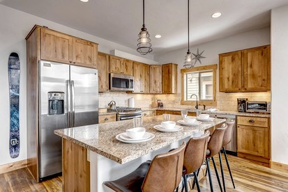 Modern Mountain Cabin with Hot-Tub in Fraser, Colotado - Fraser, Colorado - glamping.directory