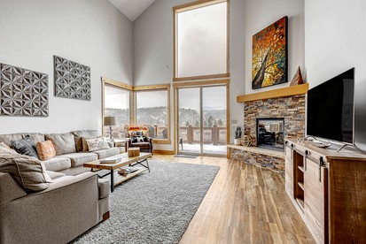 Modern Mountain Cabin with Hot-Tub in Fraser, Colotado - Fraser, Colorado - glamping.directory