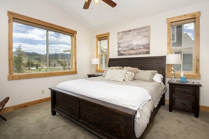 Modern Mountain Cabin with Hot-Tub in Fraser, Colotado - Fraser, Colorado - glamping.directory
