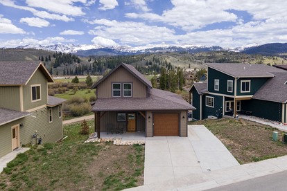 Modern Mountain Cabin with Hot-Tub in Fraser, Colotado - Fraser, Colorado - glamping.directory