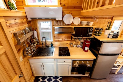 Boutique Tiny Home Hot Tub & Pikes Peak Views, Colorado Springs, CO - Woodland Park, Colorado - glamping.directory