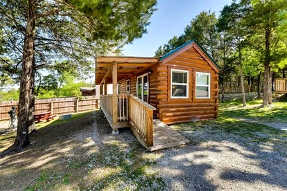 Chic Cabin Stay with Loft, Pool Access & Outdoor Fire Pit in Branson, Missouri - Branson, Missouri - glamping.directory