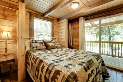 Chic Cabin Stay with Loft, Pool Access & Outdoor Fire Pit in Branson, Missouri - Branson, Missouri - glamping.directory