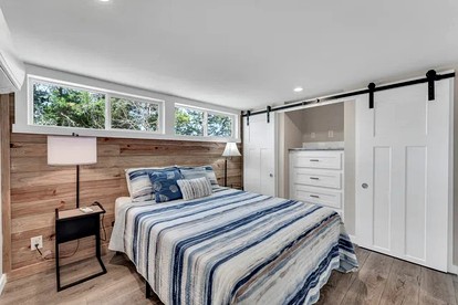 Chic Cabin Stay with Loft, Pool Access & Outdoor Fire Pit in Branson, Missouri - Branson, Missouri - glamping.directory
