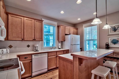 Luxury Cottage Rental with Six-Seater Golf Cart Provided in Miramar Beach, Florida - Miramar Beach, Florida - glamping.directory